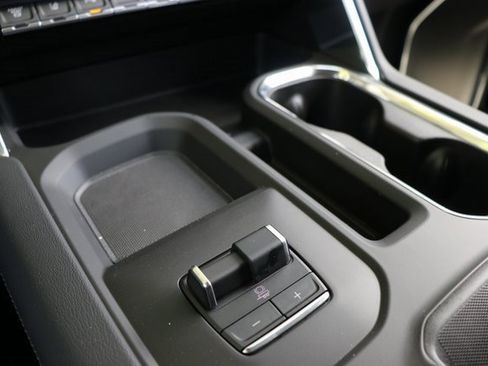 New 2025 GMC Sierra 3500 Denali w/ Denali Reserve Package image 31