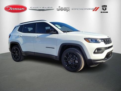 Used 2026 Jeep Compass Latitude image 1