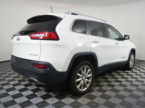 Used 2017 Jeep Cherokee Limited w/ Luxury Group image 3