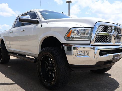Used 2016 RAM 2500 Laramie w/ Convenience Group AWD/4WD image 5