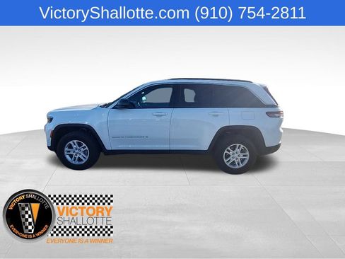 Certified 2025 Jeep Grand Cherokee Laredo AWD/4WD image 15