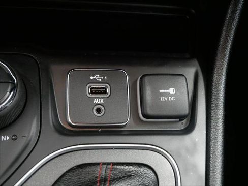 Certified 2022 Jeep Cherokee Trailhawk w/ Comfort/Convenience Group image 40