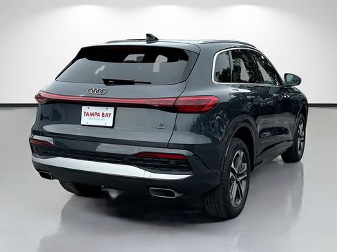 Used 2025 Audi Q5 Premium Plus w/ Premium Plus AWD/4WD image 3