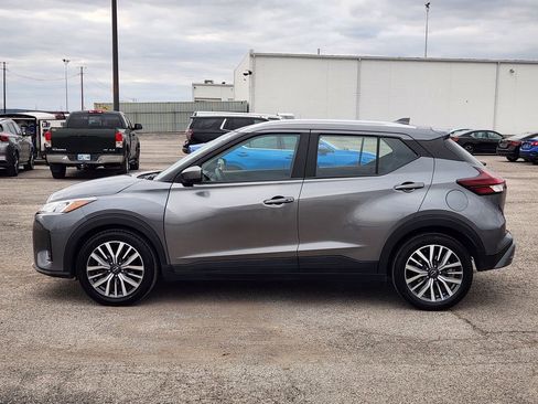 Used 2024 Nissan Kicks SV image 4