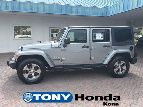 Used 2018 Jeep Wrangler Unlimited Sahara AWD/4WD image 1