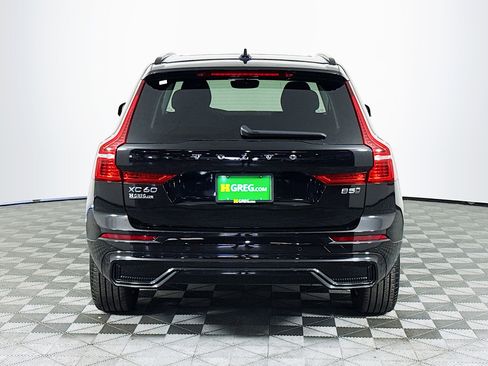 Used 2025 Volvo XC60 B5 Plus image 8