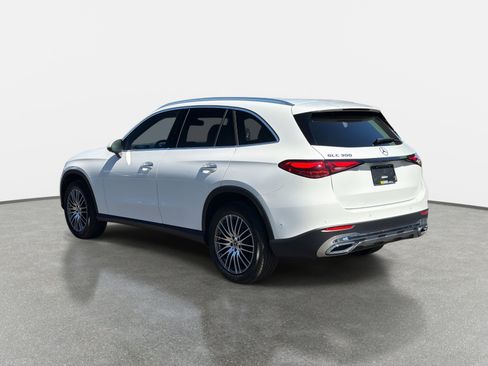Used 2025 Mercedes-Benz GLC 300 image 5