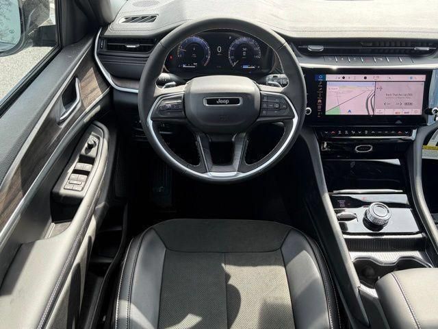 New 2026 Jeep Grand Cherokee Altitude AWD/4WD image 37