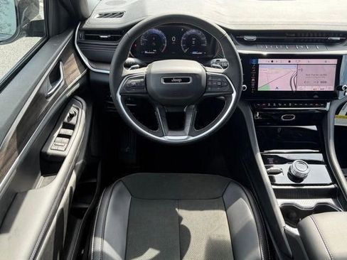 New 2026 Jeep Grand Cherokee Altitude AWD/4WD image 37