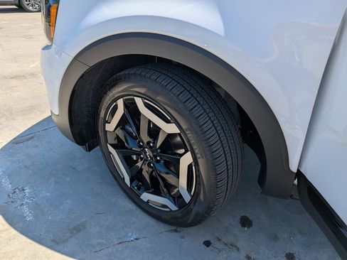 Used 2025 Kia Telluride EX FWD image 37