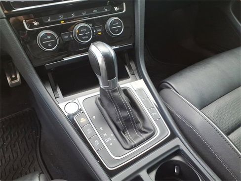 Used 2019 Volkswagen Golf R 4-Door image 25