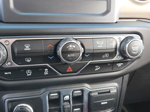 Used 2020 Jeep Wrangler Unlimited Sport S AWD/4WD image 26