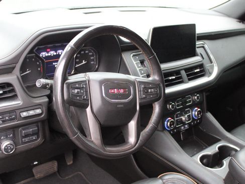 Used 2021 GMC Yukon XL AT4 w/ AT4 Premium Plus Package AWD/4WD image 9