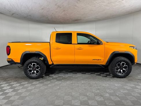 Certified 2025 GMC Canyon AT4 w/ AT4X Package AWD/4WD image 4