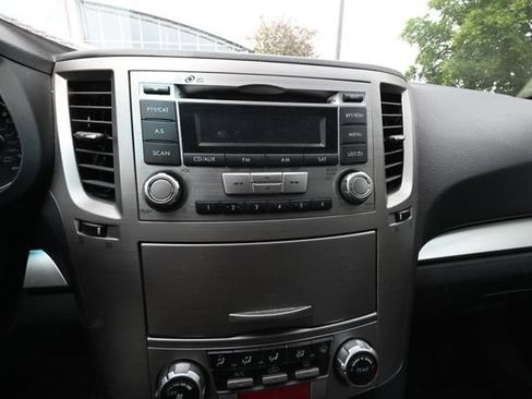 Used 2012 Subaru Outback 2.5i Premium w/ All-Weather Pkg AWD/4WD image 10