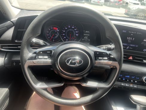 Used 2023 Hyundai Elantra SEL FWD image 17