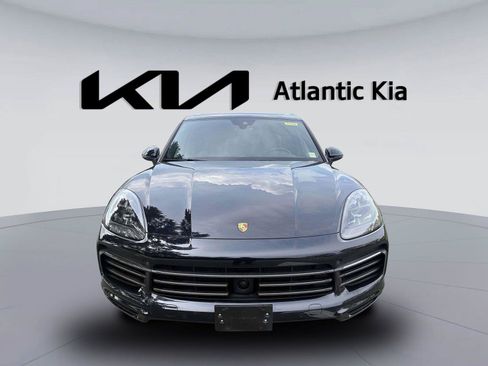 Used 2022 Porsche Cayenne Platinum Edition AWD/4WD image 2