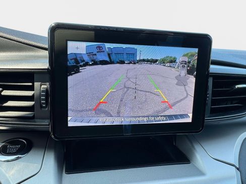Used 2022 Ford Explorer XLT AWD/4WD image 35