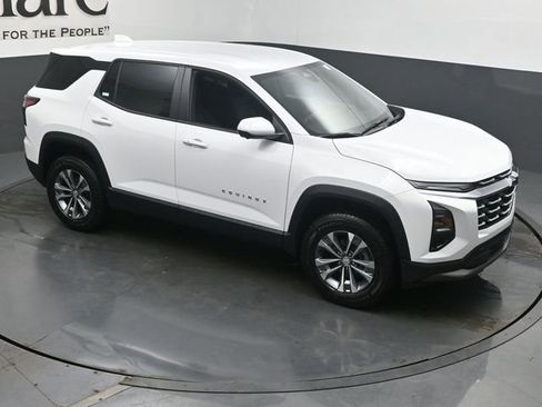 New 2026 Chevrolet Equinox LT w/ Safety and Technology Package FWD image 16