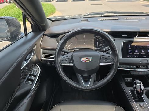 Used 2023 Cadillac XT4 Sport w/ Cold Weather Package AWD/4WD image 14