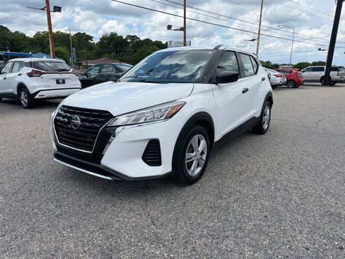 Used 2021 Nissan Kicks S FWD image 11