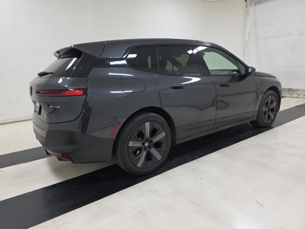 Used 2024 BMW iX xDrive50 w/ Convenience Package AWD/4WD image 4