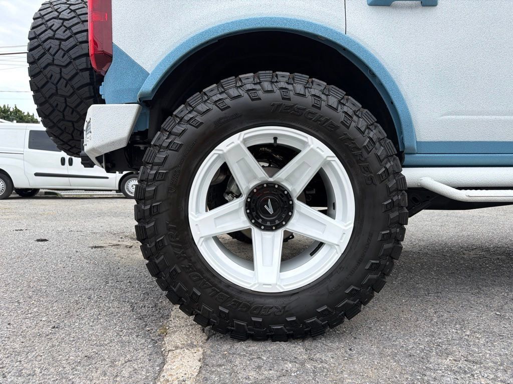 Used 2025 Ford Bronco 4-Door AWD/4WD image 11