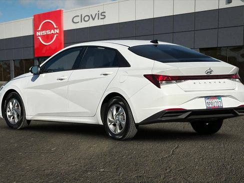 Used 2022 Hyundai Elantra SE w/ Cargo Package image 7