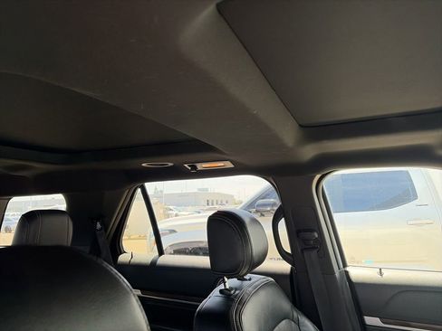 Used 2016 Ford Explorer Limited w/ Equipment Group 301A AWD/4WD image 13