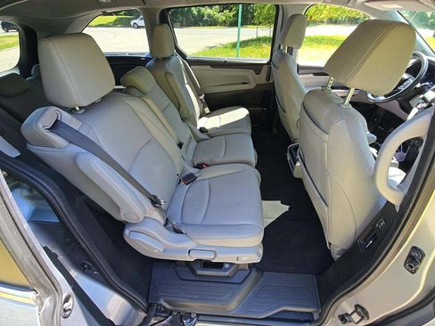 Used 2023 Honda Odyssey Touring image 13