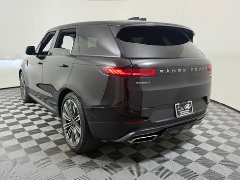 Used 2023 Land Rover Range Rover Sport SE AWD/4WD image 3