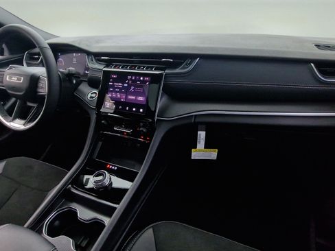 New 2025 Jeep Grand Cherokee Altitude image 52