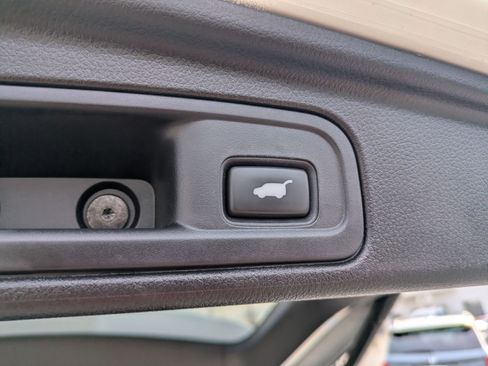 Certified 2018 Honda Pilot Touring image 36