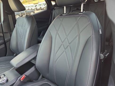 Used 2023 Ford Mustang Mach-E Select image 17