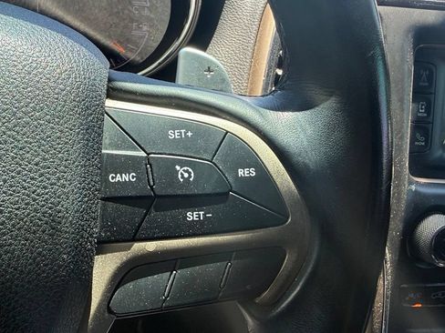 Used 2017 Jeep Grand Cherokee Laredo w/ Quick Order Package 23E AWD/4WD image 14