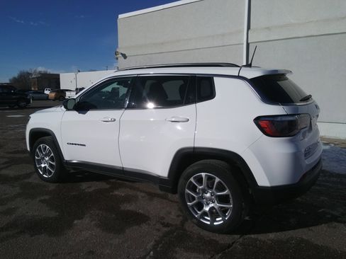 Used 2022 Jeep Compass Latitude image 7