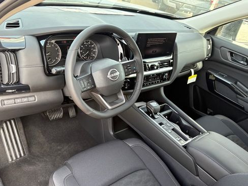 New 2026 Nissan Pathfinder SV image 15