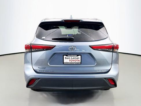 Used 2023 Toyota Highlander XLE AWD/4WD image 6