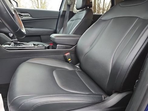 Certified 2025 Kia Sportage EX image 23