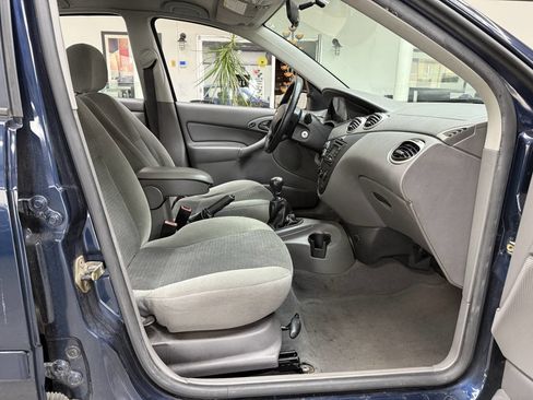 Used 2003 Ford Focus SE FWD image 17
