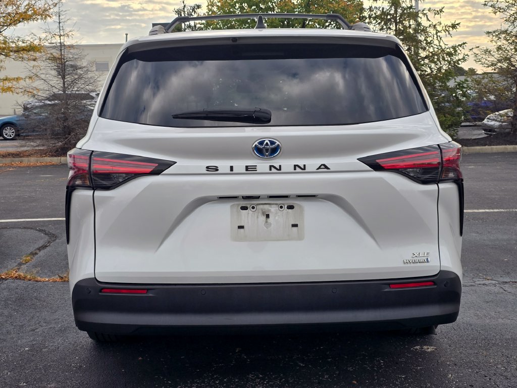 Used 2022 Toyota Sienna XLE w/ XLE Plus Package FWD image 7