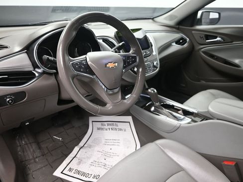 Used 2019 Chevrolet Malibu Premier image 14