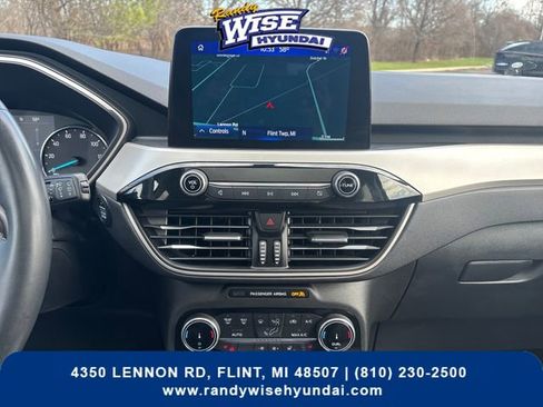 Used 2022 Ford Escape SE w/ Cold Weather Package image 22