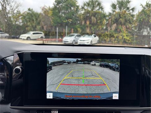 Used 2025 Toyota Camry XLE image 27