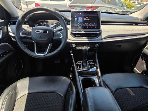 Certified 2022 Jeep Compass Latitude FWD image 17