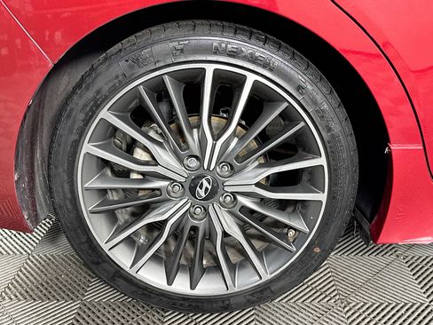Used 2017 Hyundai Elantra Sport FWD image 32