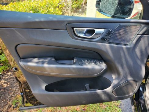 Certified 2022 Volvo XC60 B6 Inscription w/ Protection Package Premier image 13