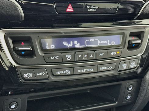 Certified 2024 Honda Ridgeline Black Edition image 16