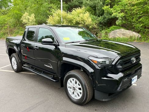 Used 2024 Toyota Tacoma SR5 AWD/4WD image 7