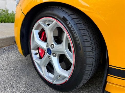 Used 2013 Ford Focus ST FWD image 30